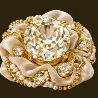 Faceted gemstone — Golden Crown